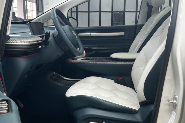 Used Baojun Cloud 2023 460 Max Interior 8