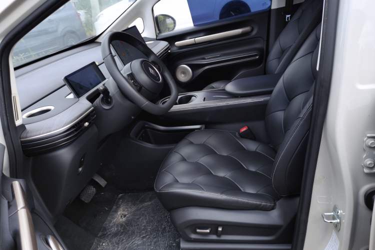 Used Baojun Cloud 2023 460 Max Lingxi Version Left Front Seat