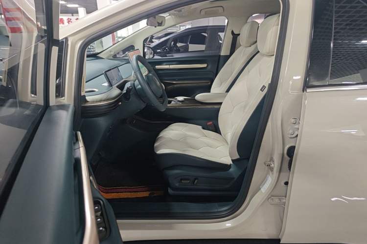 Used Baojun Cloud 2023 460 Max Left Front Seat