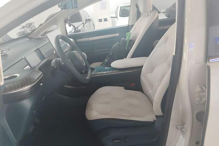 Used Baojun Cloud 2023 460 Pro Left Front Seat