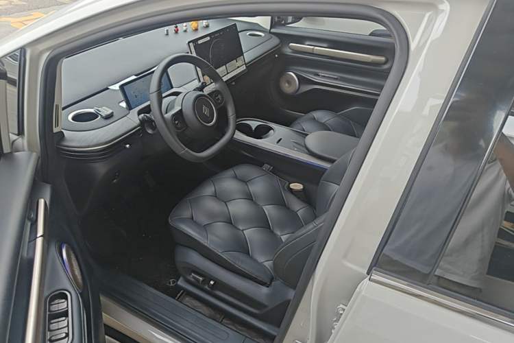 Used Baojun Cloud 2023 460 Max Left Front Seat