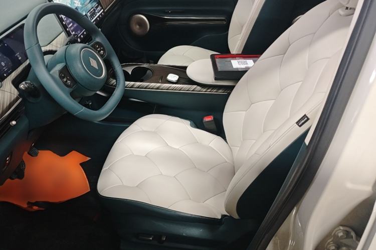 Used Baojun Cloud 2023 460 Pro Left Front Seat