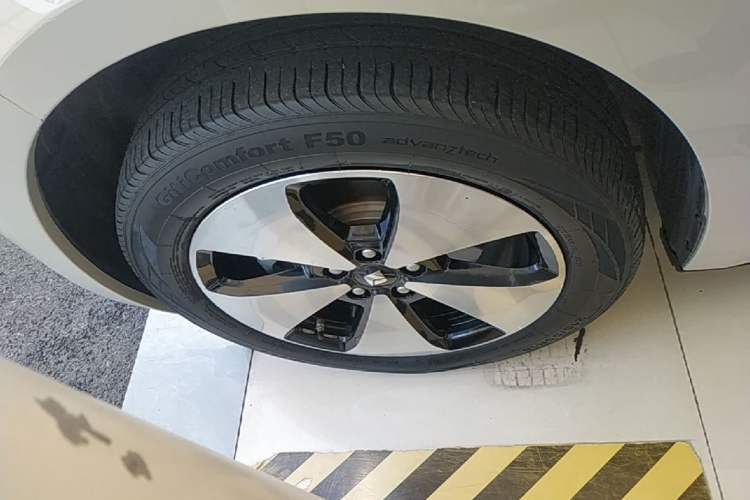 Used Baojun Cloud 2023 460 Max Left Front Wheel Hub