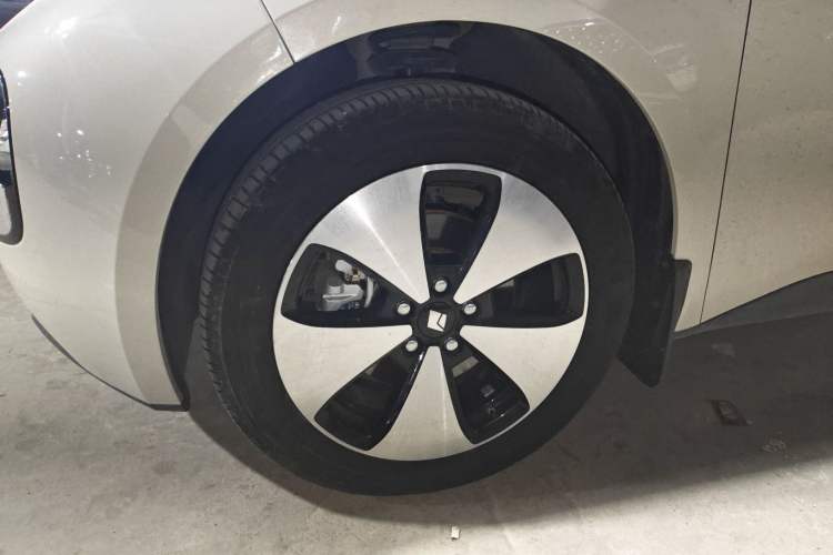 Used Baojun Cloud 2023 360 Plus Left Front Wheel Hub