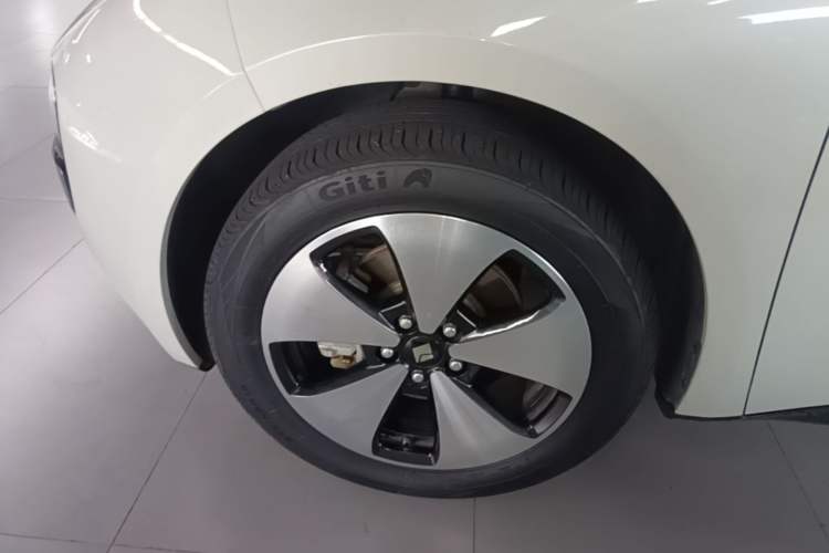 Used Baojun Cloud 2023 460 Max Left Front Wheel Hub