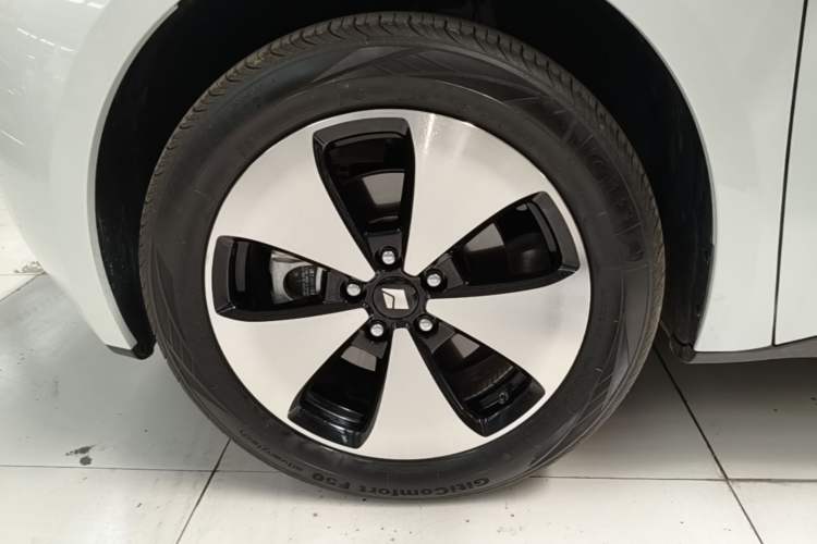 Used Baojun Cloud 2023 460 Plus Operational Exclusive Edition Left Front Wheel Hub