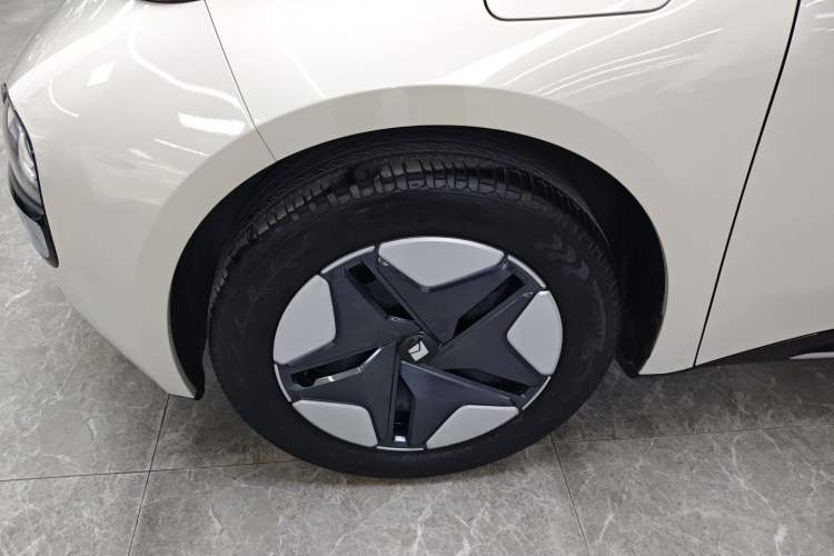 Used Baojun Cloud 2023 360 Pro Left Front Wheel Hub