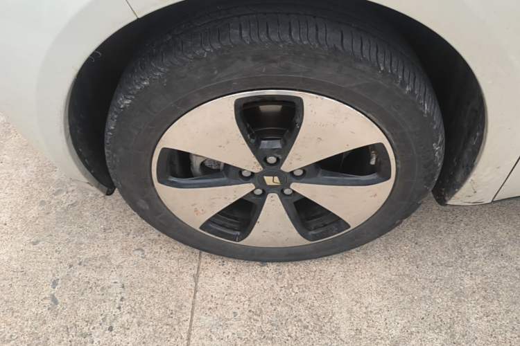 Used Baojun Cloud 2023 460 Max Left Front Wheel Hub