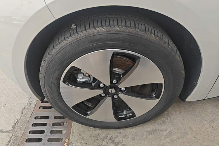 Used Baojun Cloud 2023 460 Max Left Front Wheel Hub