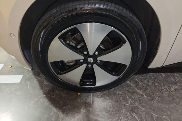 Used Baojun Cloud 2023 460 Max Lingxi Version Left Front Wheel Hub
