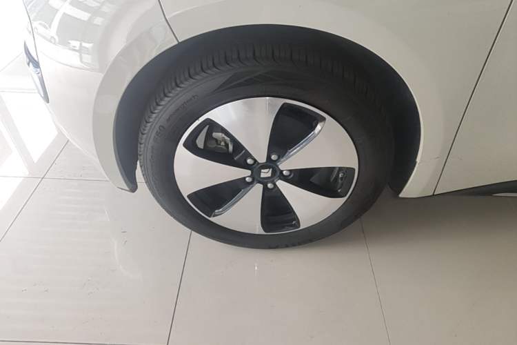 Used Baojun Cloud 2023 460 Pro Left Front Wheel Hub