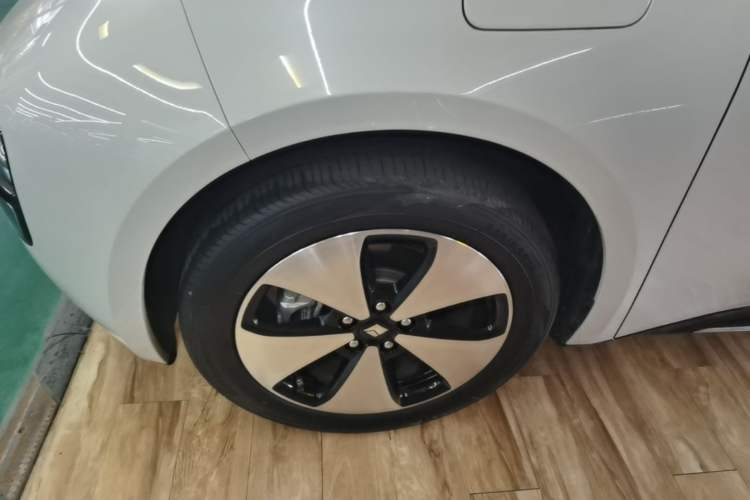 Used Baojun Cloud 2023 460 Max Left Front Wheel Hub