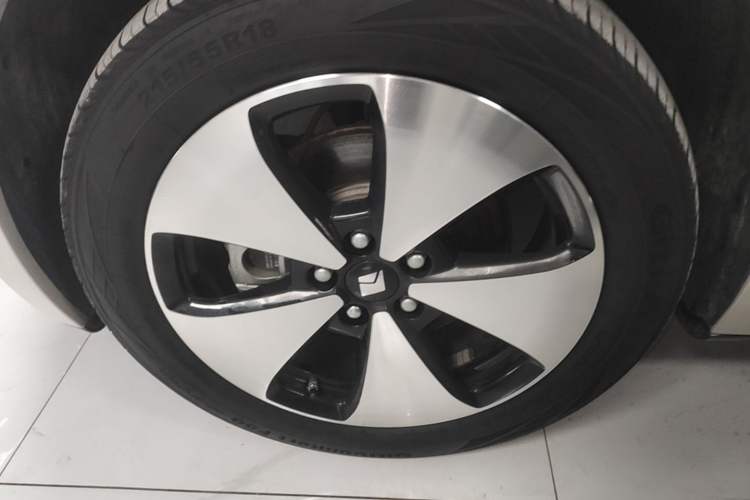 Used Baojun Cloud 2023 460 Max Left Front Wheel Hub