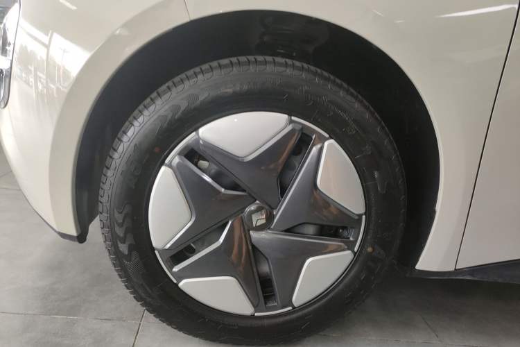 Used Baojun Cloud 2023 360 Plus Left Front Wheel Hub