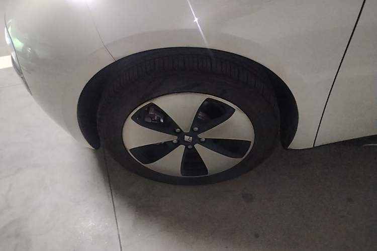 Used Baojun Cloud 2023 460 Pro Left Front Wheel Hub