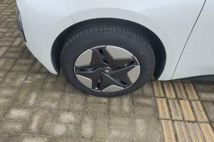 Used Baojun Cloud 2023 360 Plus Left Front Wheel Hub