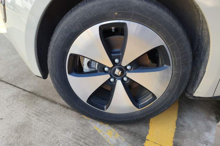 Used Baojun Cloud 2023 460 Max Left Front Wheel Hub