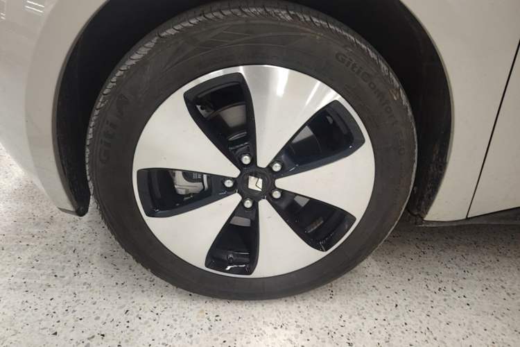 Used Baojun Cloud 2023 460 Max Left Front Wheel Hub