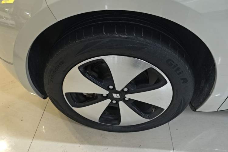 Used Baojun Cloud 2023 460 Max Left Front Wheel Hub