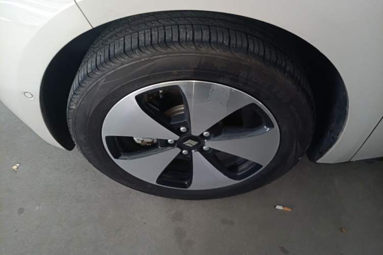 Used Baojun Cloud 2023 460 Pro Lingxi Version Left Front Wheel Hub