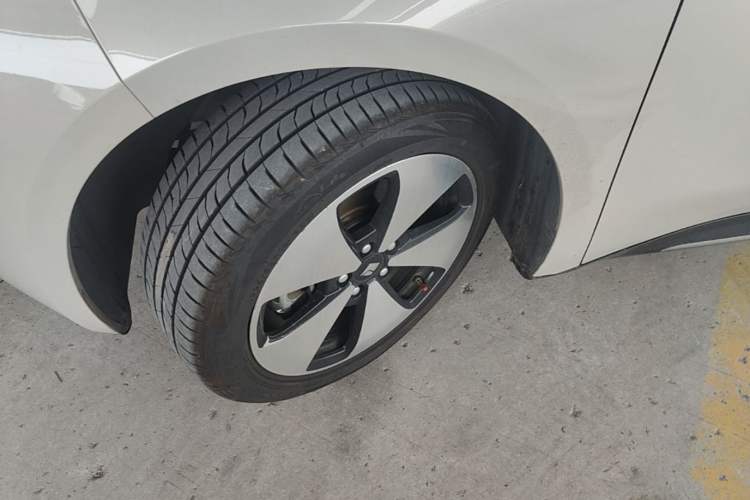 Used Baojun Cloud 2023 460 Pro Left Front Wheel Hub