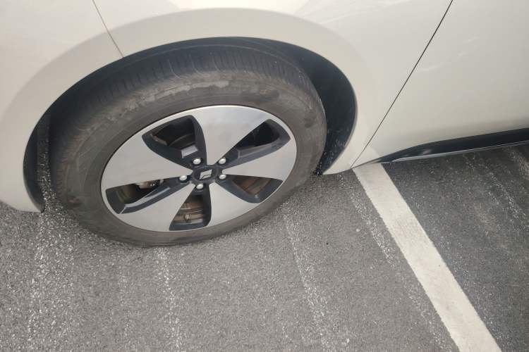 Used Baojun Cloud 2023 460 Max Left Front Wheel Hub