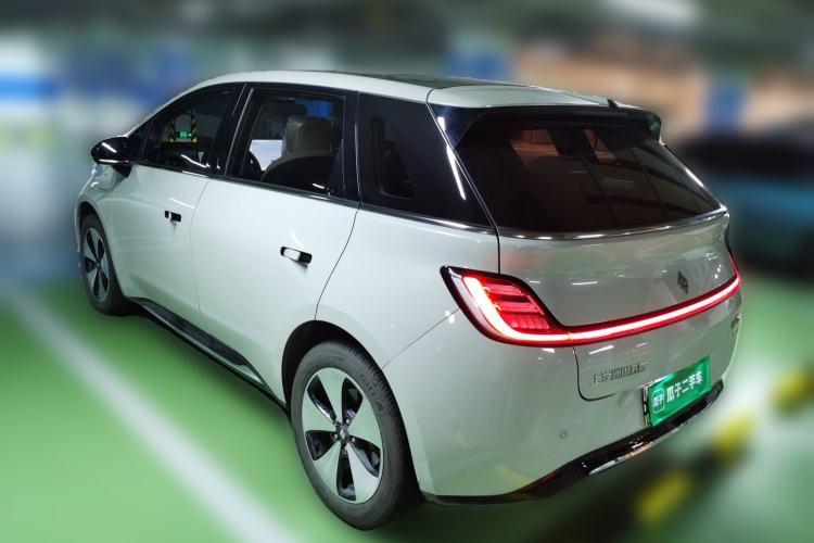 Used Baojun Cloud 2023 460 Max Rear Left 45 Deg