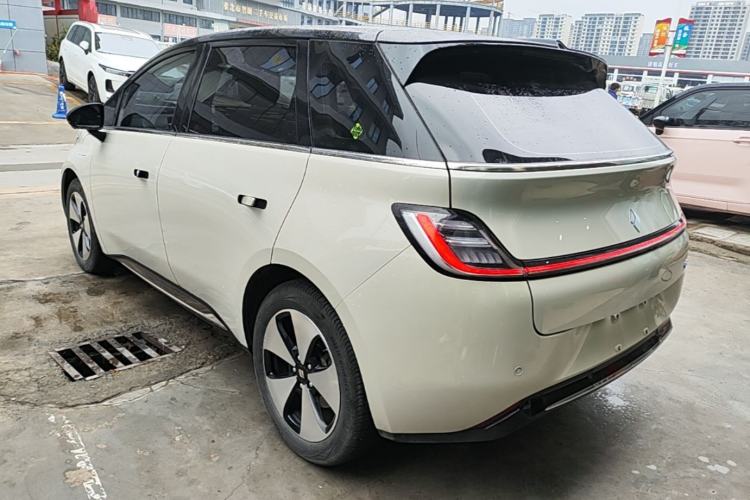 Used Baojun Cloud 2023 460 Max Rear Left 45 Deg
