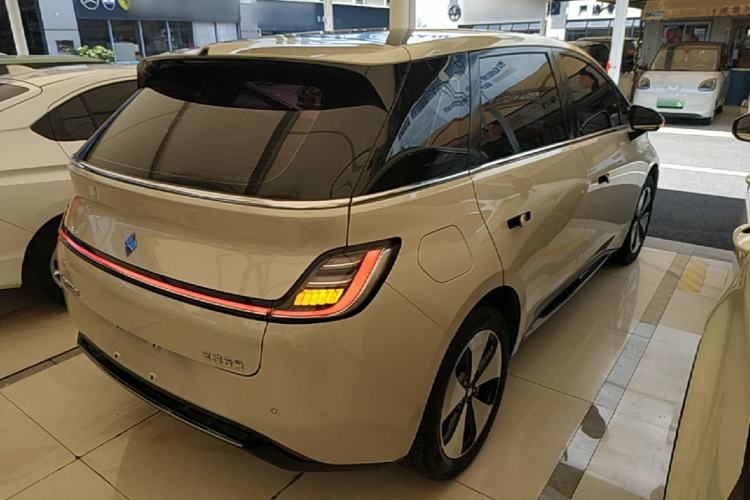 Used Baojun Cloud 2023 460 Max Rear Right 45 Deg