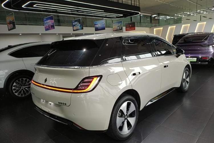 Used Baojun Cloud 2023 460 Pro Rear Right 45 Deg