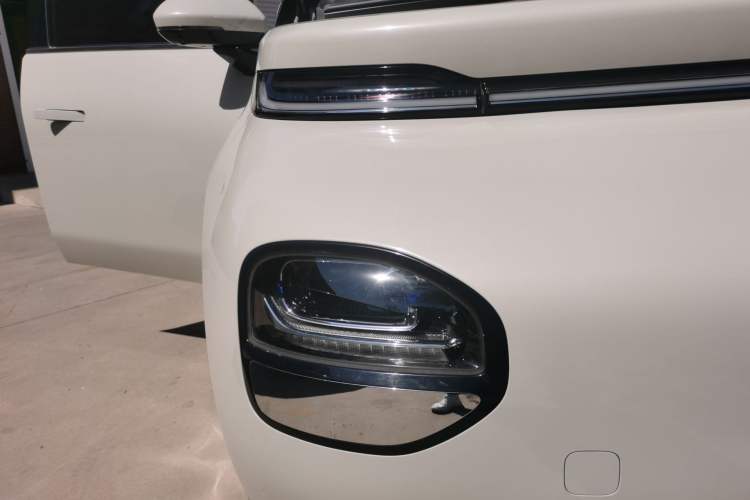 Used Baojun Cloud 2023 460 Pro Right Front Headlight