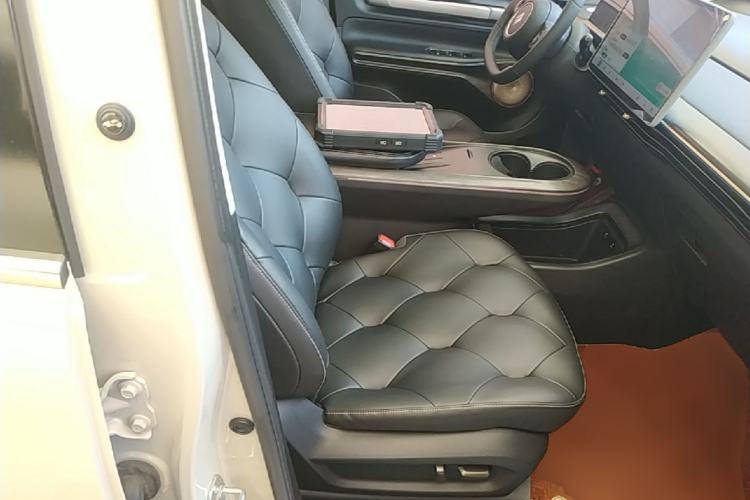 Used Baojun Cloud 2023 460 Max Right Front Seat