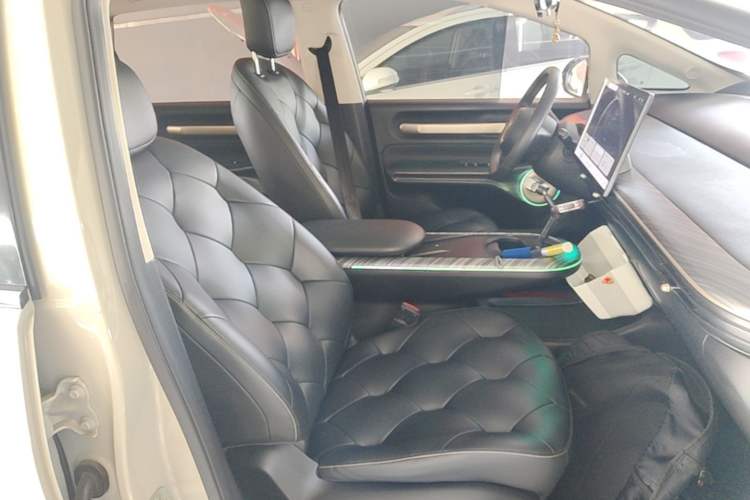 Used Baojun Cloud 2023 460 Max Right Front Seat