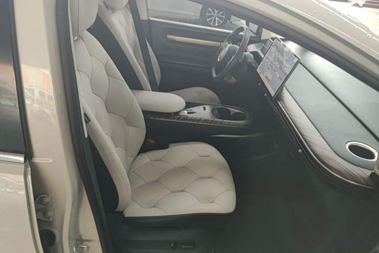 Used Baojun Cloud 2023 460 Pro Right Front Seat