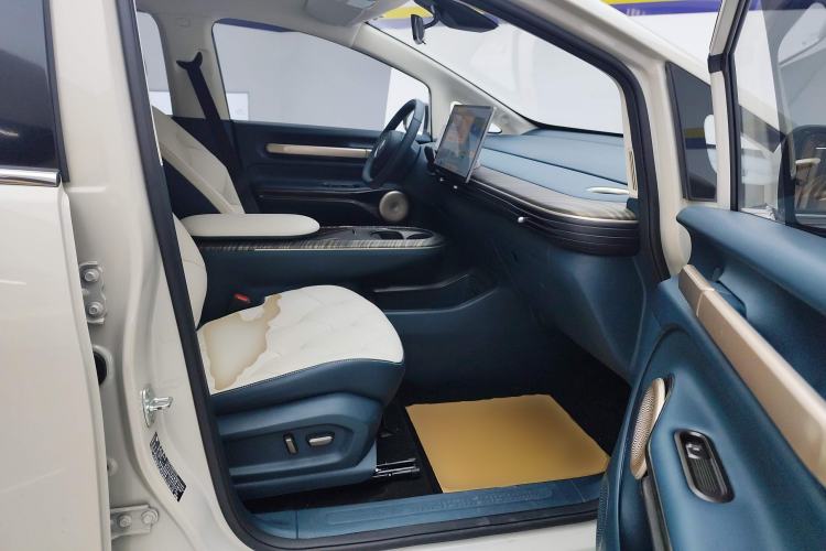 Used Baojun Cloud 2023 460 Pro Right Front Seat