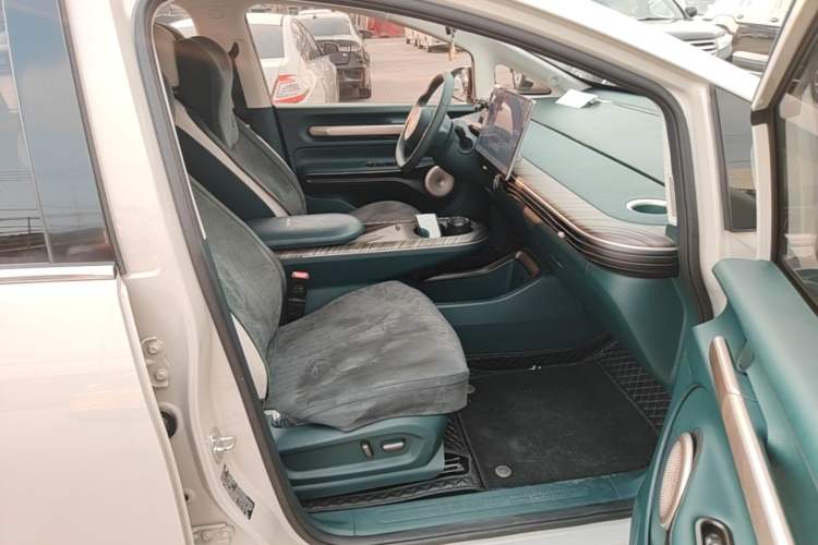 Used Baojun Cloud 2023 460 Pro Right Front Seat