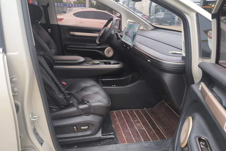 Used Baojun Cloud 2023 460 Max Right Front Seat