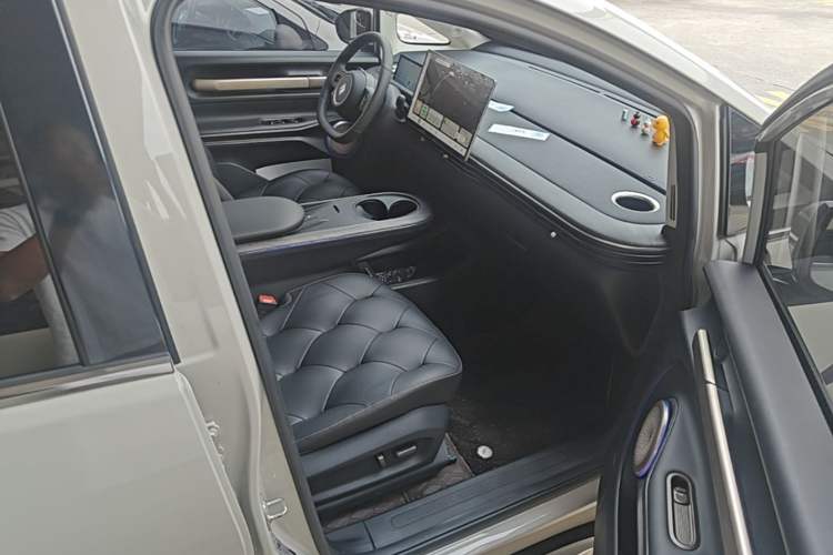 Used Baojun Cloud 2023 460 Max Right Front Seat