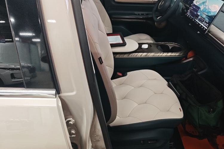 Used Baojun Cloud 2023 460 Pro Right Front Seat