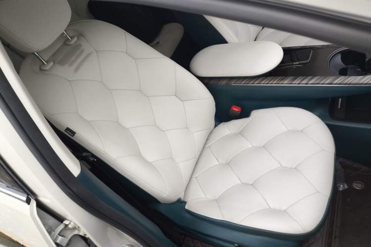 Used Baojun Cloud 2023 460 Max Right Front Seat