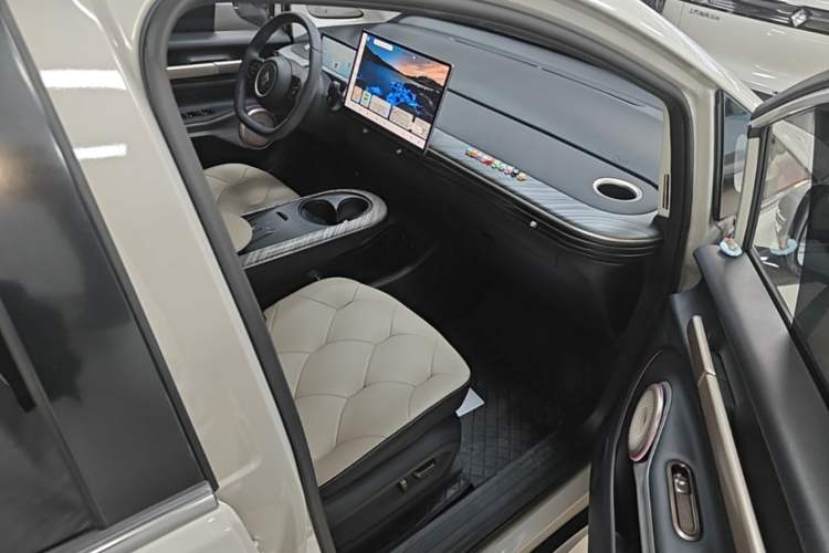 Used Baojun Cloud 2023 460 Max Right Front Seat
