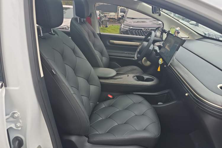 Used Baojun Cloud 2023 460 Max Lingxi Version Right Front Seat