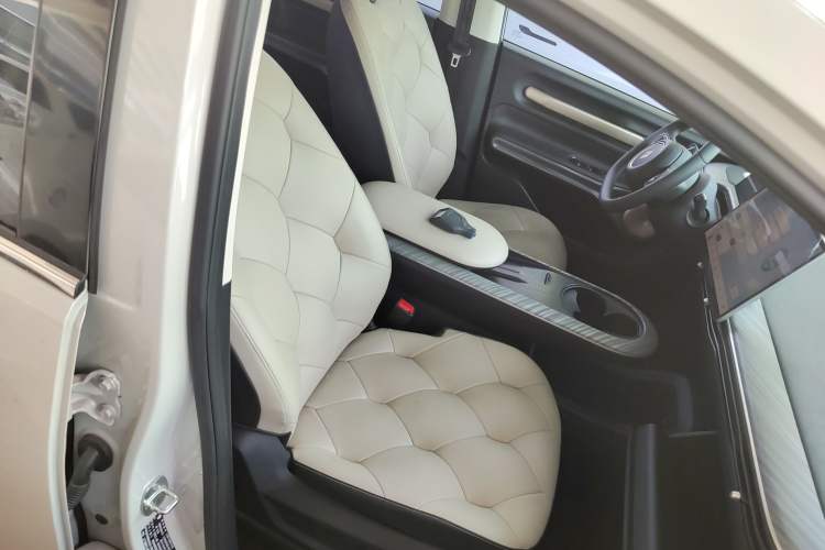 Used Baojun Cloud 2023 460 Pro Right Front Seat