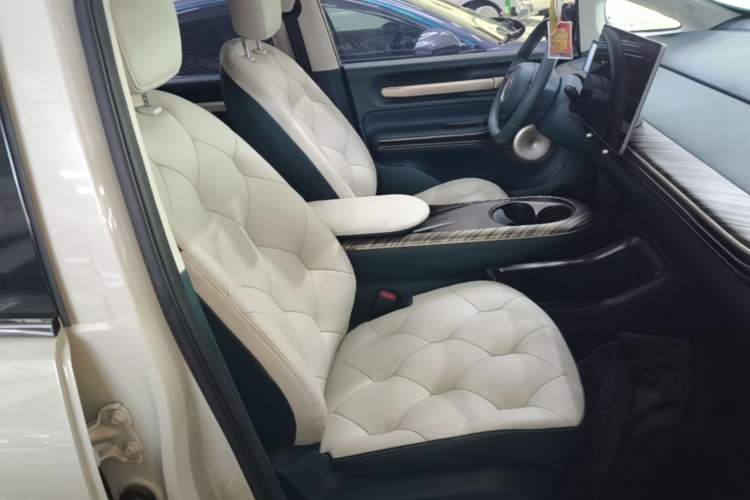 Used Baojun Cloud 2023 460 Pro Right Front Seat