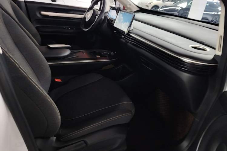 Used Baojun Cloud 2023 460 Plus Operational Exclusive Edition Right Front Seat