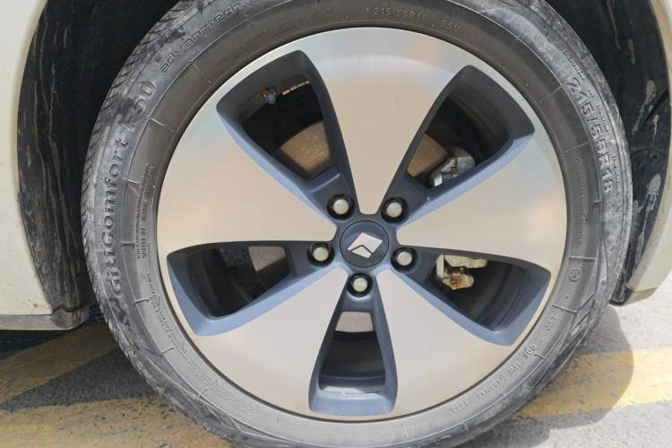Used Baojun Cloud 2023 460 Plus Operational Exclusive Edition Right Front Wheel Hub