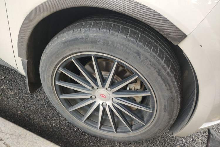 Used Baojun Cloud 2023 360 Plus Right Front Wheel Hub