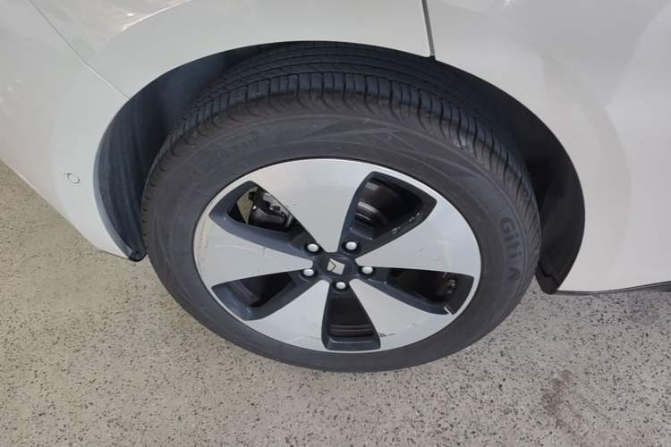 Used Baojun Cloud 2023 460 Max Lingxi Version Right Rear Wheel Hub