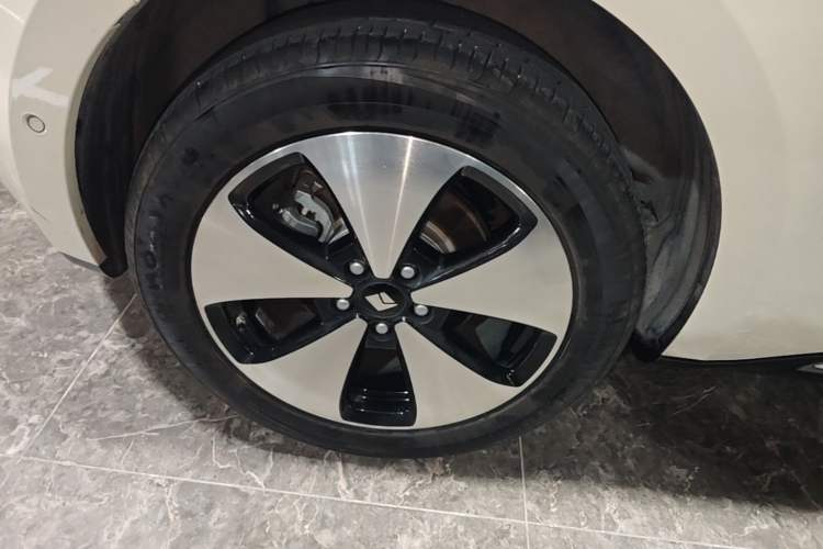 Used Baojun Cloud 2023 460 Max Lingxi Version Right Rear Wheel Hub