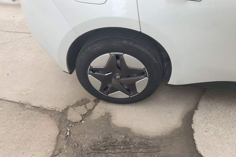 Used Baojun Cloud 2023 360 Plus Right Rear Wheel Hub